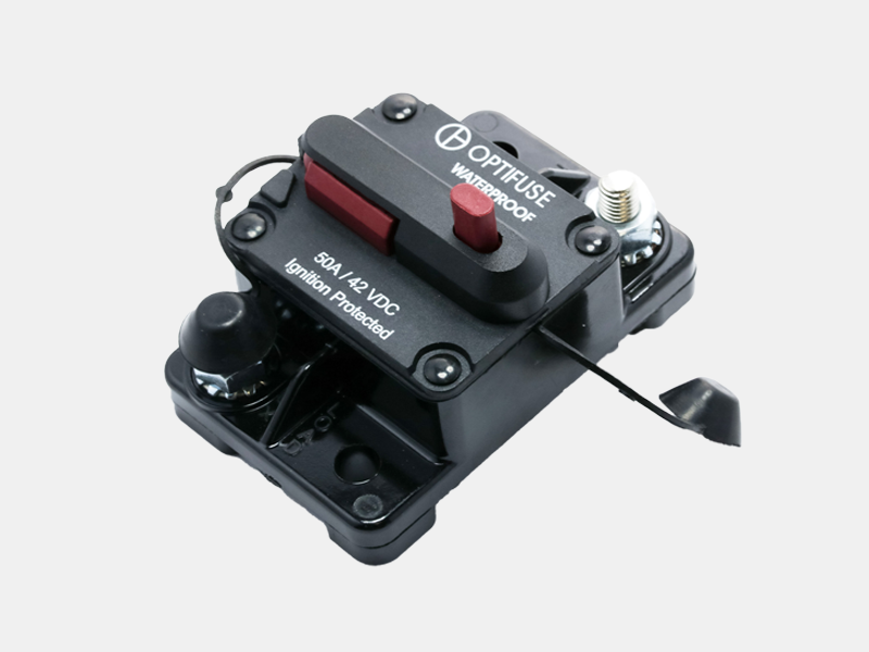 High amperage circuit breakers (25A–300A), IP67 waterproof, ignition protected, ABYC-compliant, with reset options and 153-SS model.